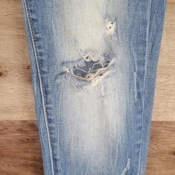Kancan Medium Wash Jeans with Distressed Look Size 25 - Picture 3 of 5
